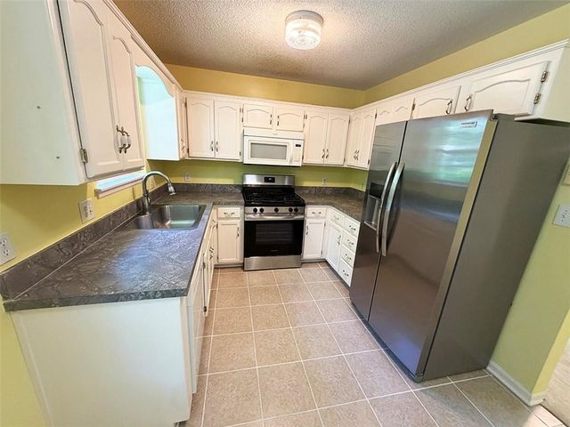 1024 E Gudgell Avenue, Independence, MO 64055