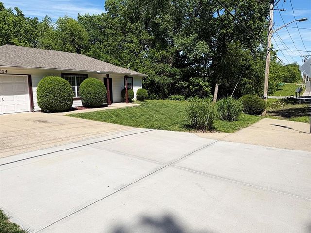 1024 E Gudgell Avenue, Independence, MO 64055