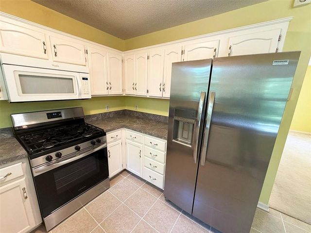 1024 E Gudgell Avenue, Independence, MO 64055