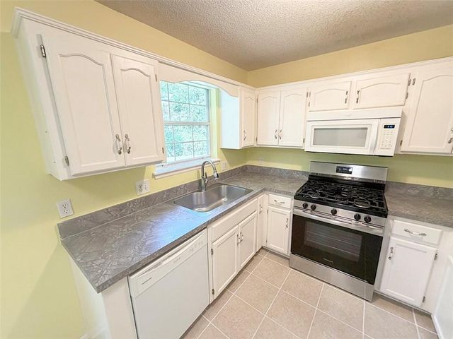 1024 E Gudgell Avenue, Independence, MO 64055