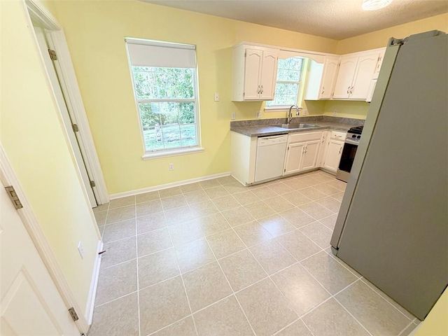 1024 E Gudgell Avenue, Independence, MO 64055