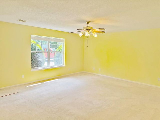 1024 E Gudgell Avenue, Independence, MO 64055