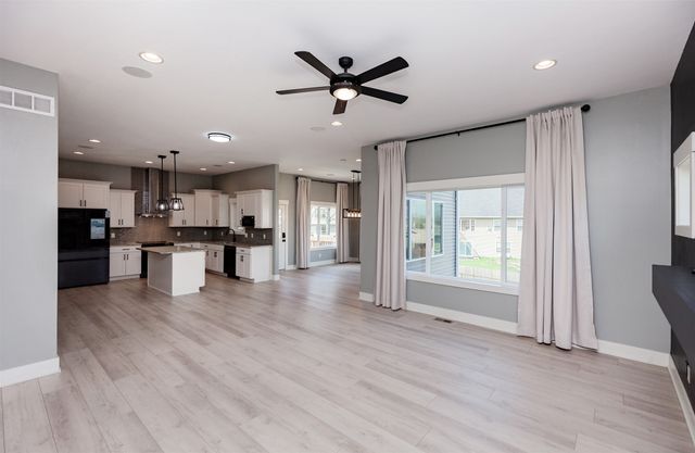 4104 Lakeland Court, Des Moines, IA 50320
