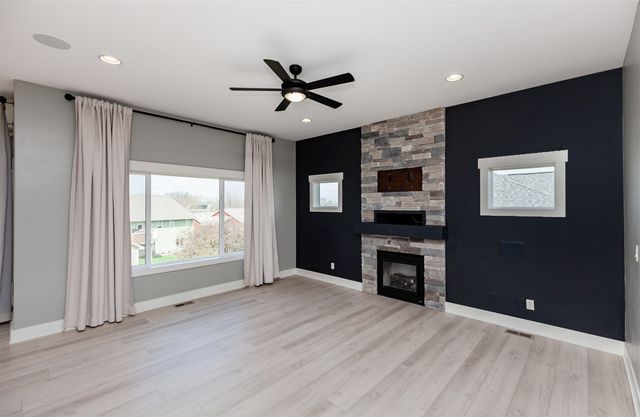 4104 Lakeland Court, Des Moines, IA 50320