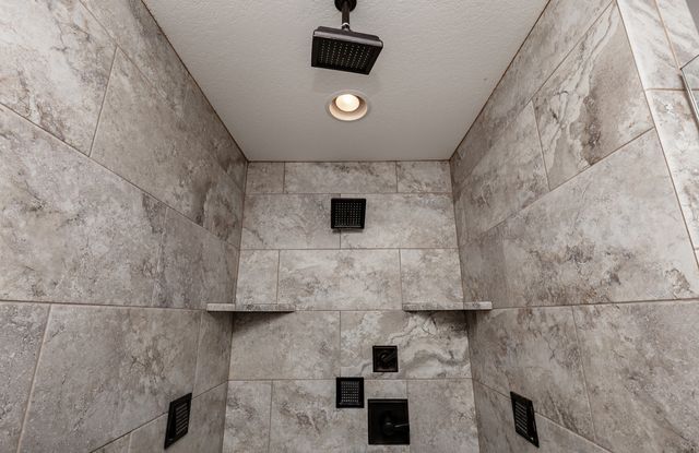 4104 Lakeland Court, Des Moines, IA 50320
