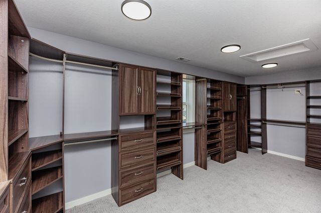4104 Lakeland Court, Des Moines, IA 50320