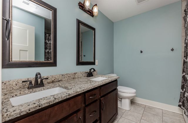 4104 Lakeland Court, Des Moines, IA 50320
