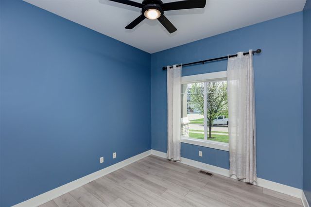 4104 Lakeland Court, Des Moines, IA 50320