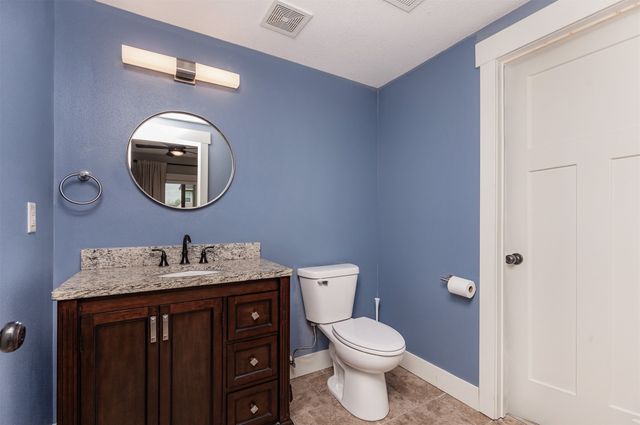 4104 Lakeland Court, Des Moines, IA 50320