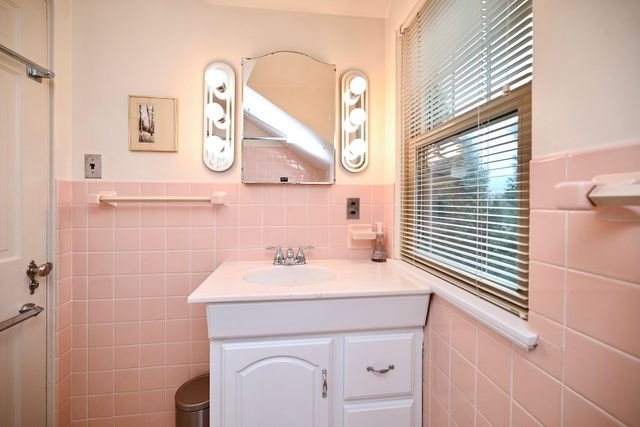 555 S Baker Street, Winona, MN 55987