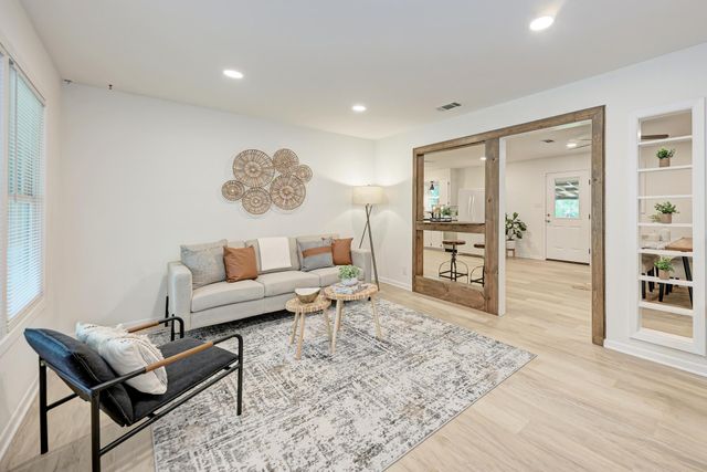 1500 Fairfield DR, Austin, TX 78757