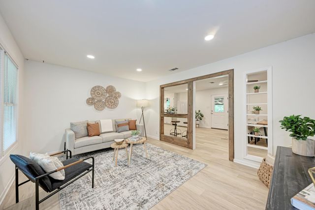1500 Fairfield DR, Austin, TX 78757