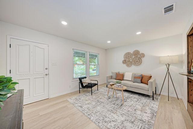 1500 Fairfield DR, Austin, TX 78757