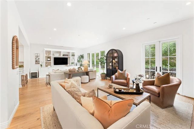 26 VIEW TERRACE, Irvine, CA 92603