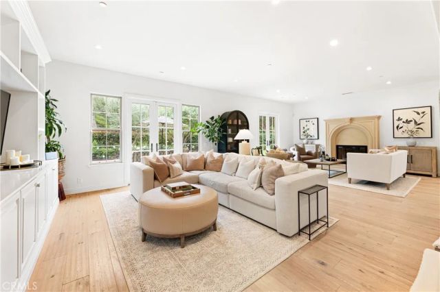 26 VIEW TERRACE, Irvine, CA 92603