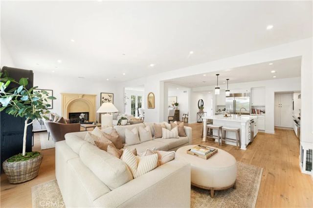 26 VIEW TERRACE, Irvine, CA 92603