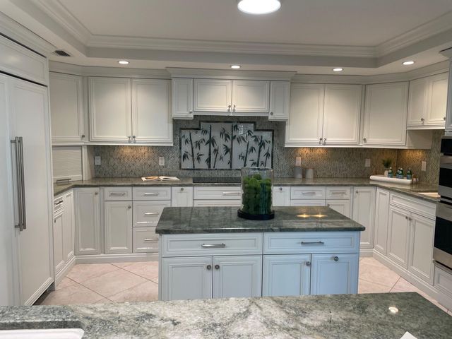 1660 Twelve Oaks Way Apt 106, North Palm Beach, FL 33408