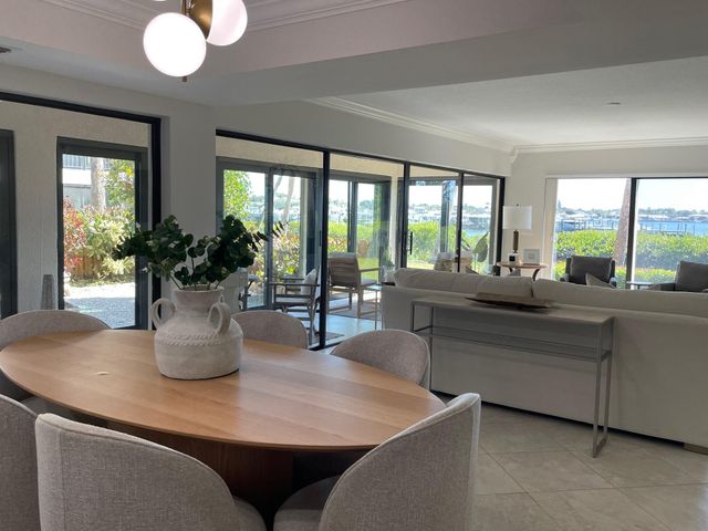 1660 Twelve Oaks Way Apt 106, North Palm Beach, FL 33408