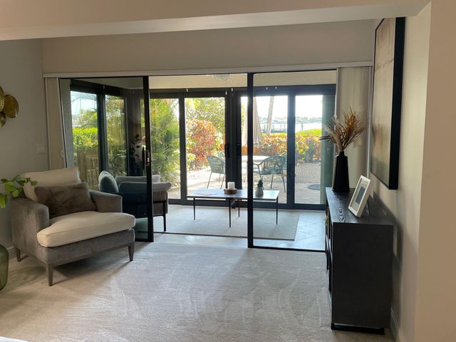 1660 Twelve Oaks Way Apt 106, North Palm Beach, FL 33408