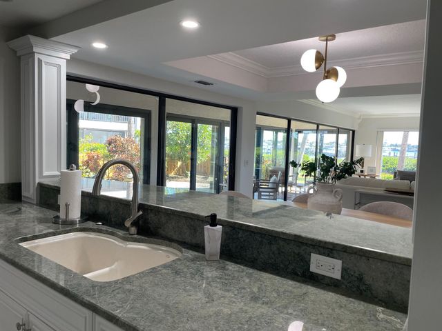 1660 Twelve Oaks Way Apt 106, North Palm Beach, FL 33408