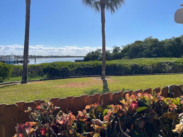 1660 Twelve Oaks Way Apt 106, North Palm Beach, FL 33408