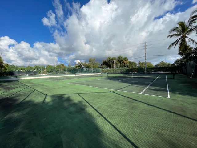 1660 Twelve Oaks Way Apt 106, North Palm Beach, FL 33408