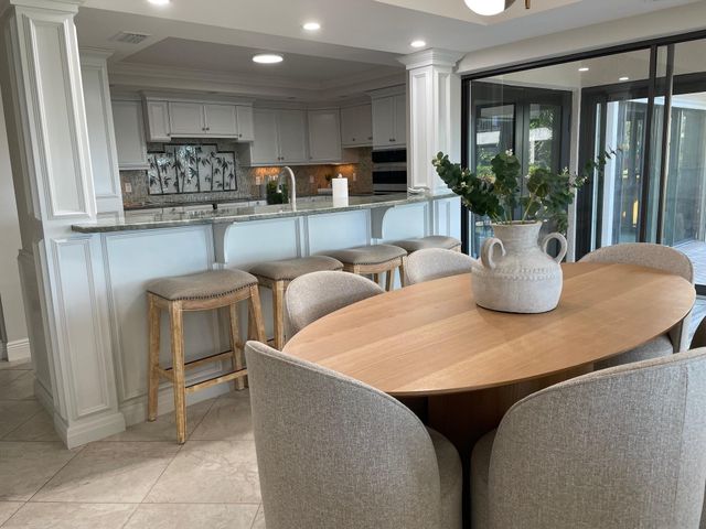 1660 Twelve Oaks Way Apt 106, North Palm Beach, FL 33408