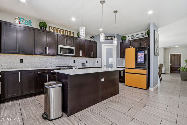 12310 Houghton Springs Drive, Horizon City, TX 79928