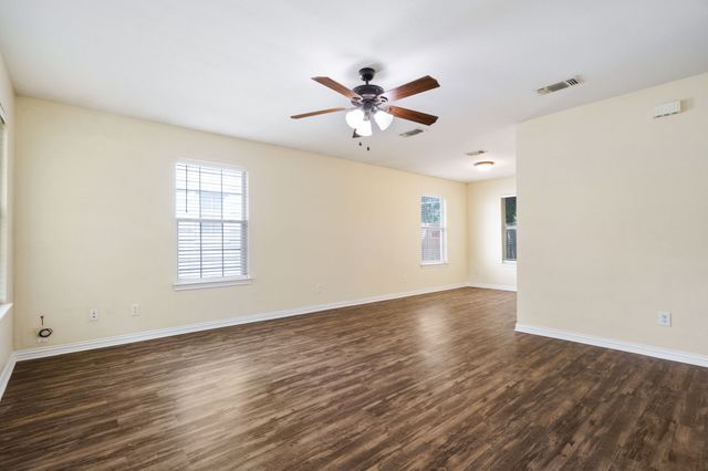 315 1/2 N Carr Avenue, Sherman, TX 75090