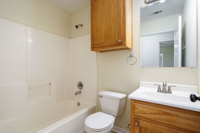 315 1/2 N Carr Avenue, Sherman, TX 75090