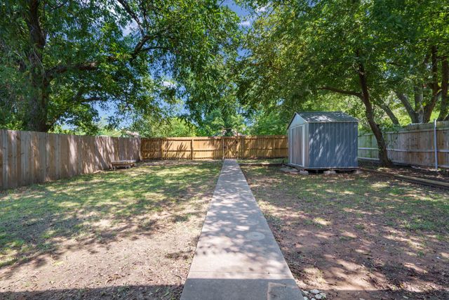 315 1/2 N Carr Avenue, Sherman, TX 75090