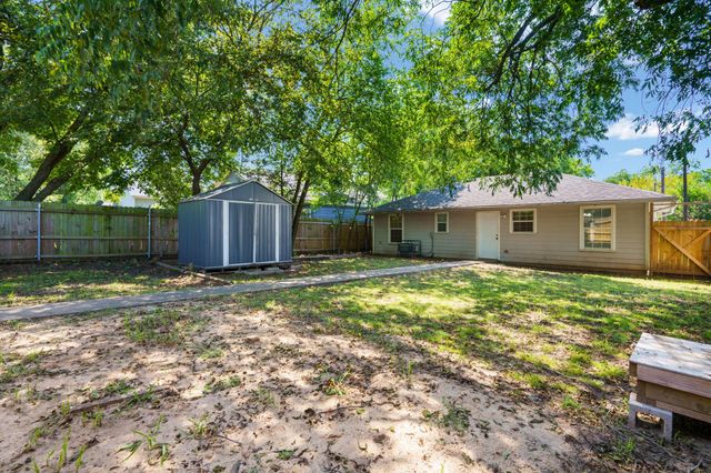 315 1/2 N Carr Avenue, Sherman, TX 75090