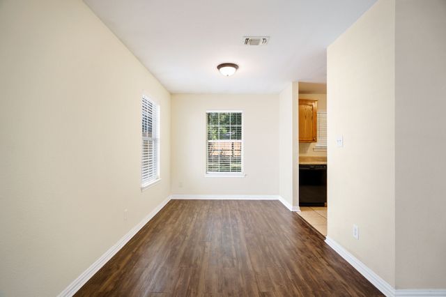 315 1/2 N Carr Avenue, Sherman, TX 75090