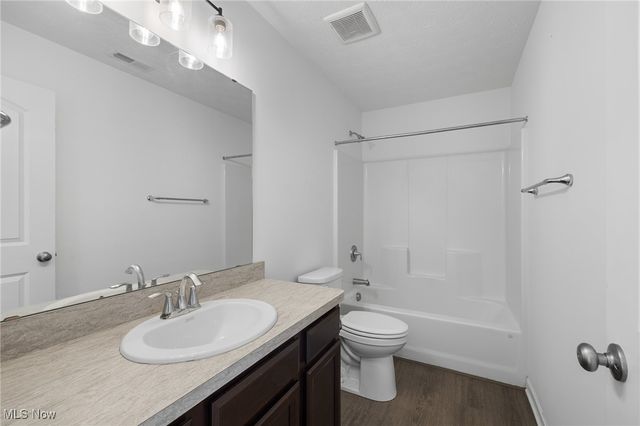 8981 Leatherleaf Drive, Columbia Station, OH 44028