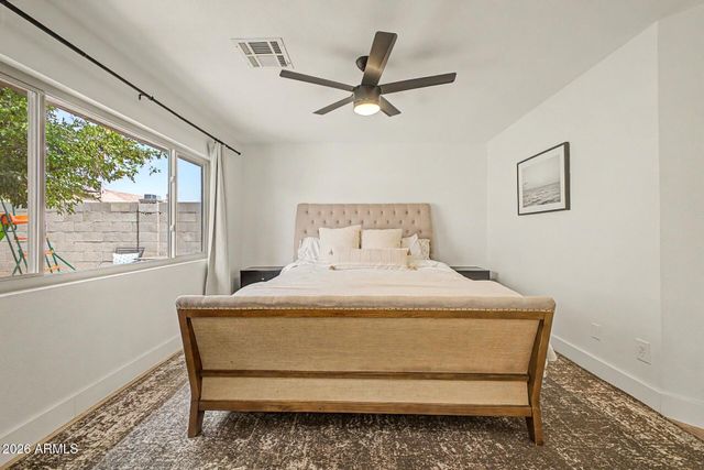 10118 W MEDLOCK Avenue, Glendale, AZ 85307