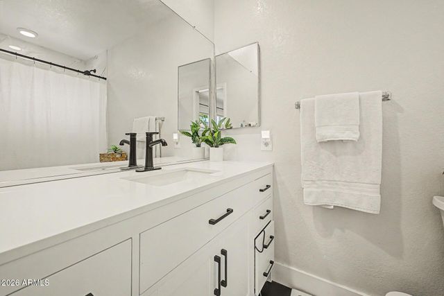 10118 W MEDLOCK Avenue, Glendale, AZ 85307