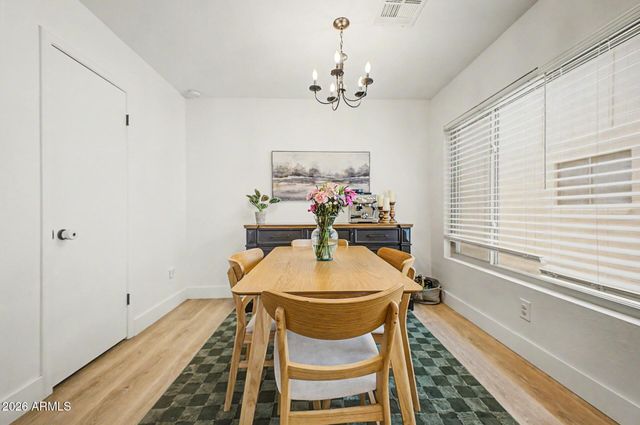 10118 W MEDLOCK Avenue, Glendale, AZ 85307