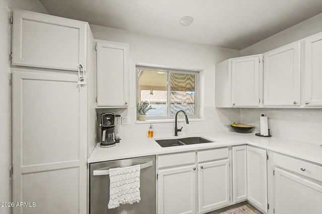 10118 W MEDLOCK Avenue, Glendale, AZ 85307