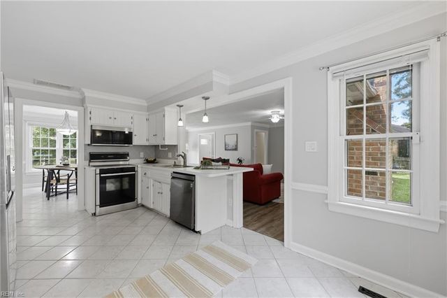 337 Woodbridge DR, Chesapeake, VA 23322