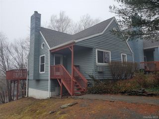 2 Fox Ridge, Fallsburg, NY 12789