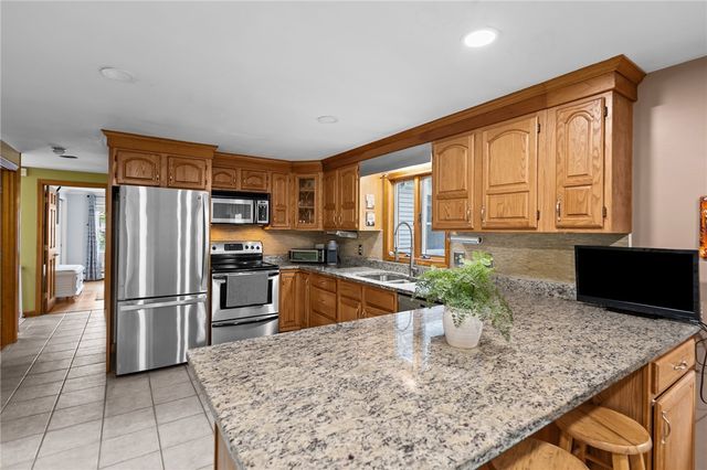 2 Fairview Drive, Smithfield, RI 02828