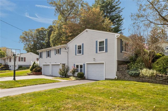 2 Fairview Drive, Smithfield, RI 02828