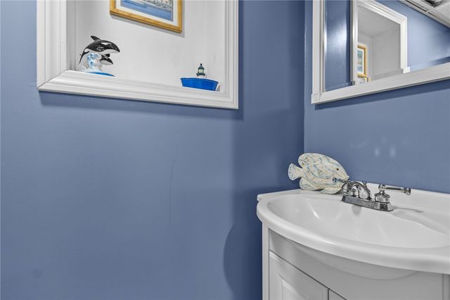 2 Fairview Drive, Smithfield, RI 02828