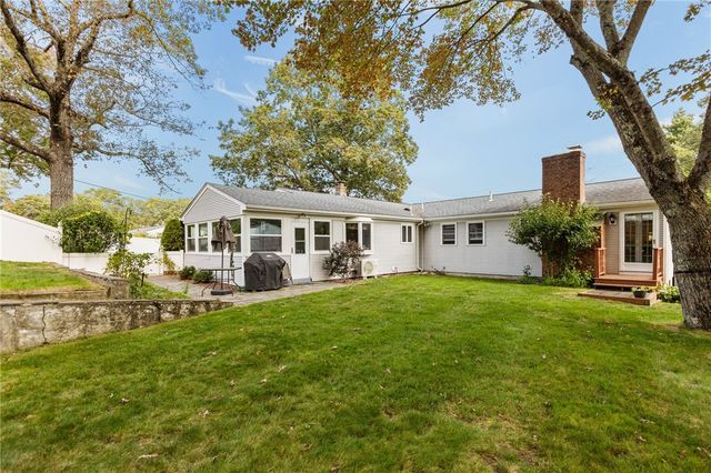 2 Fairview Drive, Smithfield, RI 02828