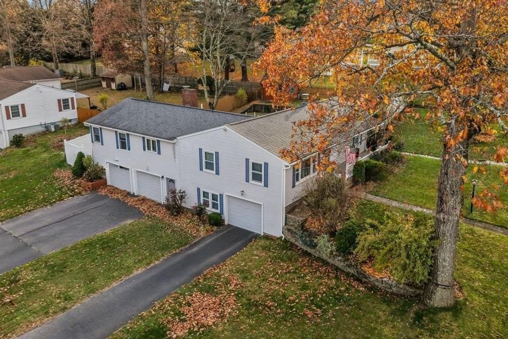 2 Fairview Drive, Smithfield, RI 02828