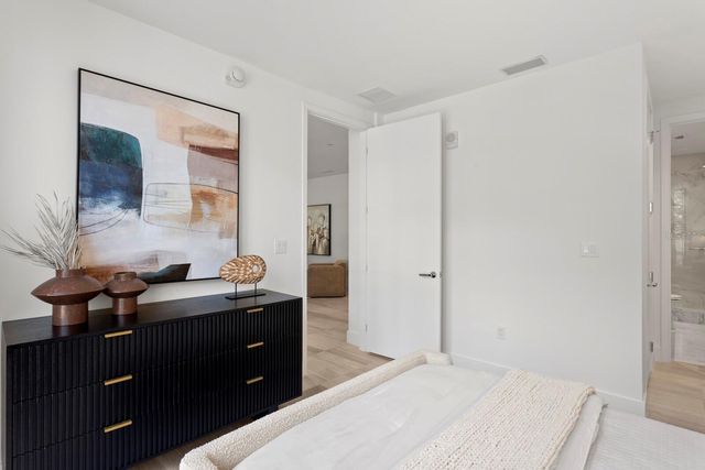 3020 W SANTIAGO STREET 4, Tampa, FL 33629