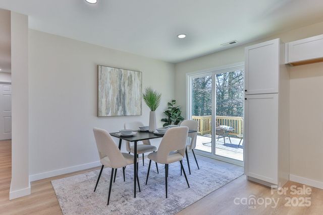 3617 12th Street Drive NE, Hickory, NC 28601