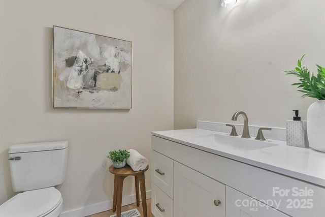 3617 12th Street Drive NE, Hickory, NC 28601