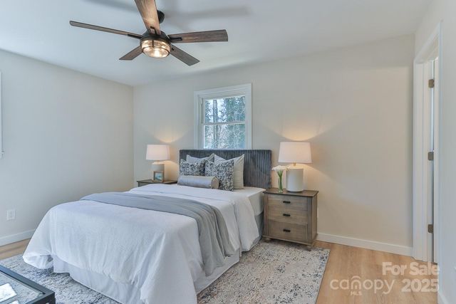 3617 12th Street Drive NE, Hickory, NC 28601