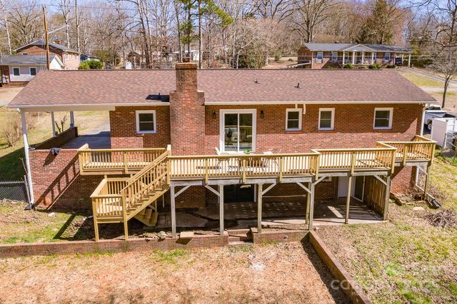 3617 12th Street Drive NE, Hickory, NC 28601